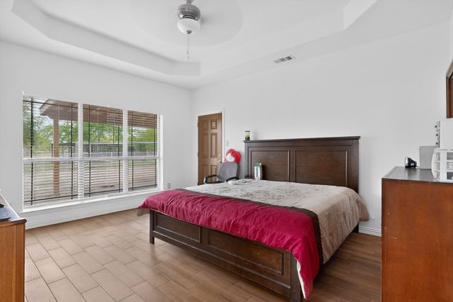 9807 Silver Creek Drive, Scurry, TX 75158
