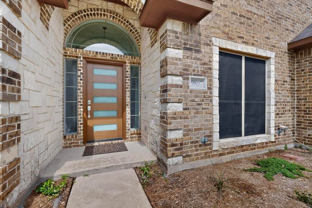 9807 Silver Creek Drive, Scurry, TX 75158