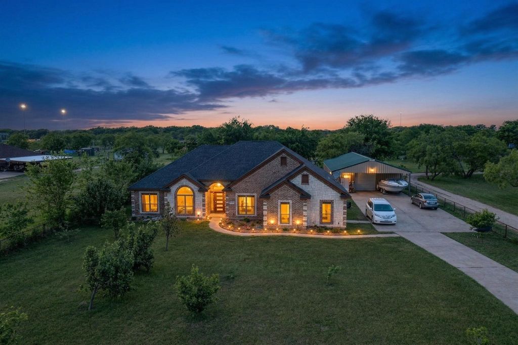 9807 Silver Creek Drive, Scurry, TX 75158
