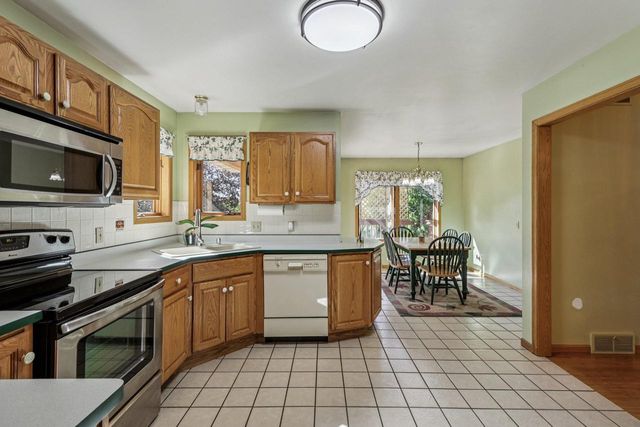 3108 Hawks Haven Trail, Deforest, WI 53532