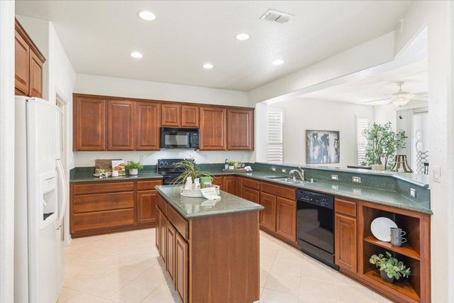 1184 Segolily Ln, Lincoln, CA 95648