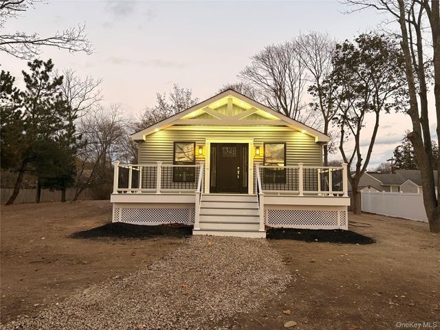 409 Bay Avenue, Patchogue, NY 11772