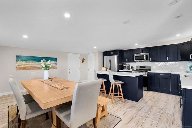 6784 Alamo Way, La Mesa, CA 91942