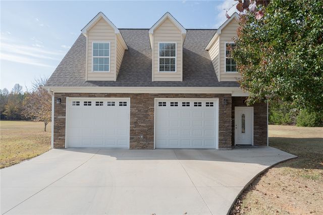 412 Casey Road, Woodruff, SC 29388