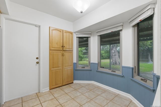 5039 ROUND TABLE DR, San Antonio, TX 78218