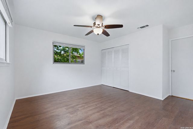5039 ROUND TABLE DR, San Antonio, TX 78218
