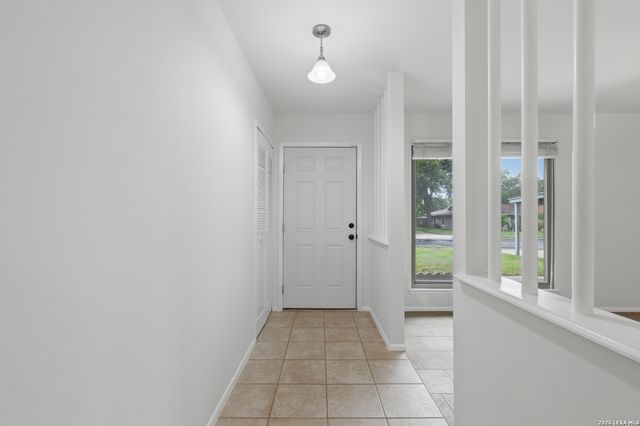5039 ROUND TABLE DR, San Antonio, TX 78218