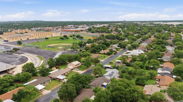 5039 ROUND TABLE DR, San Antonio, TX 78218