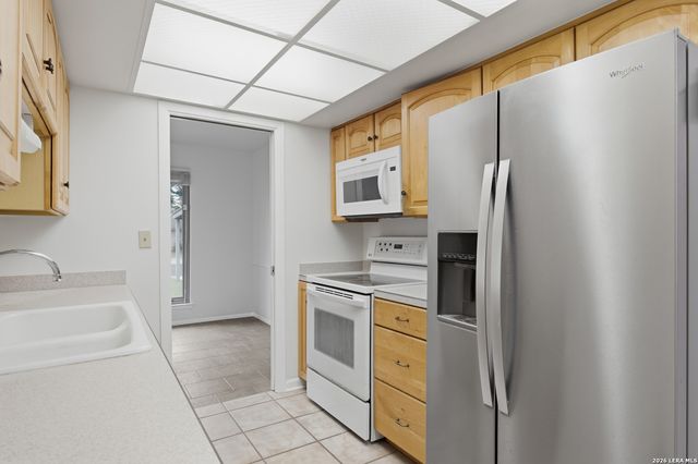 5039 ROUND TABLE DR, San Antonio, TX 78218