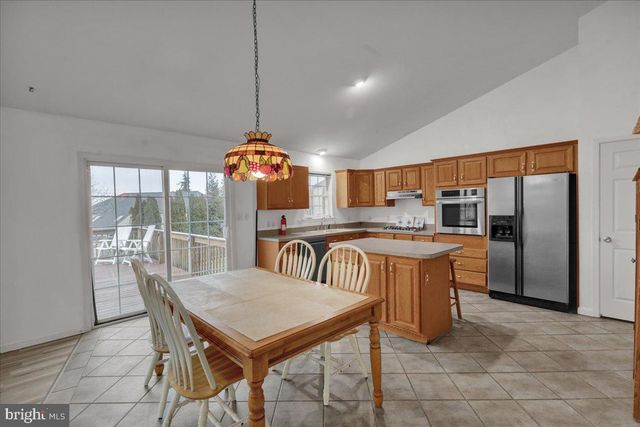 3305 REGENCY DR, Reading, PA 19608