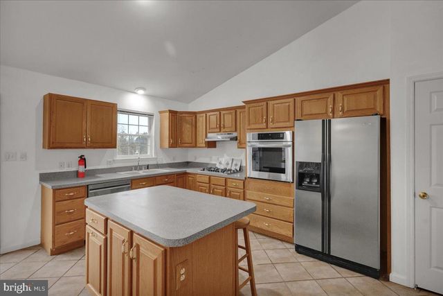 3305 REGENCY DR, Reading, PA 19608