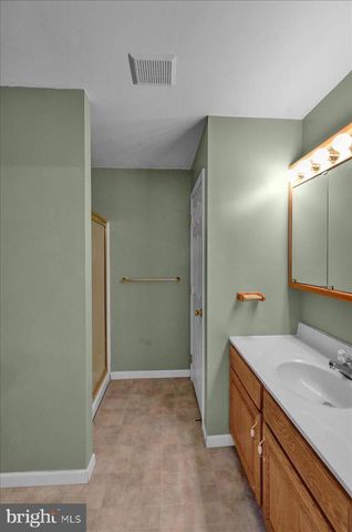 3305 REGENCY DR, Reading, PA 19608