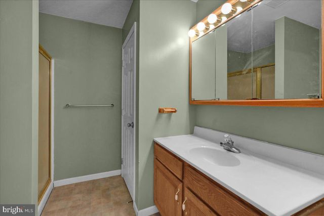 3305 REGENCY DR, Reading, PA 19608