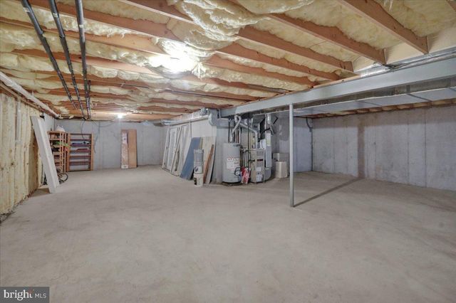 3305 REGENCY DR, Reading, PA 19608