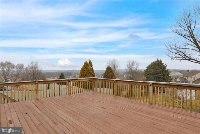 3305 REGENCY DR, Reading, PA 19608