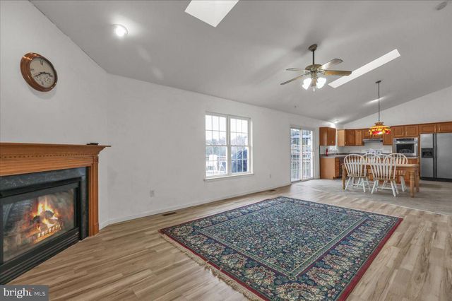 3305 REGENCY DR, Reading, PA 19608