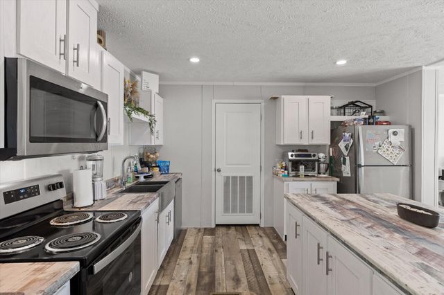 3277 Hurricane Road, Rocky Face, GA 30740