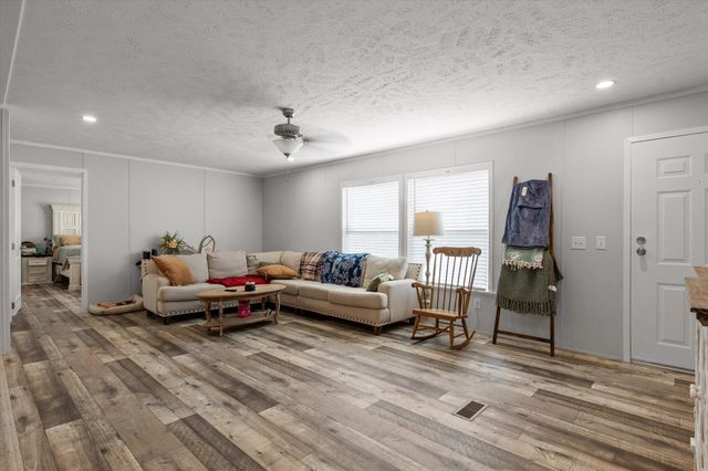 3277 Hurricane Road, Rocky Face, GA 30740