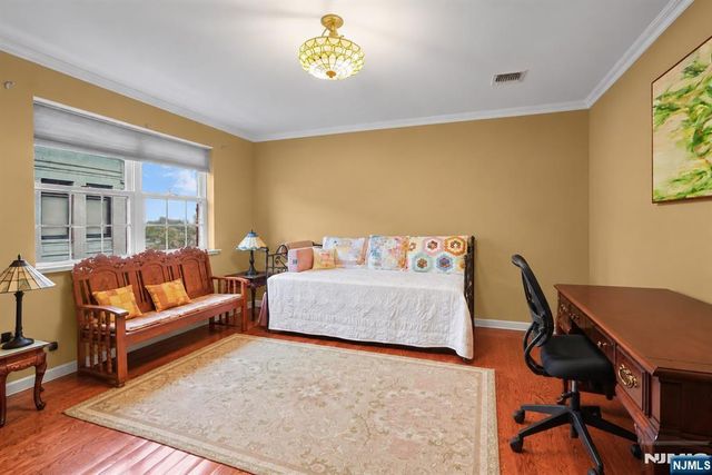 135 38th 505, Union City, NJ 07087