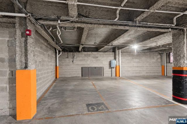 135 38th 505, Union City, NJ 07087