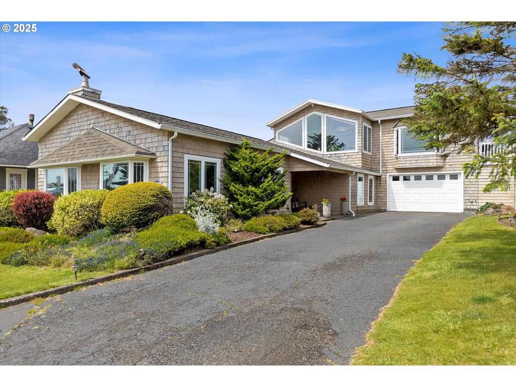 825 1ST St, Otter Rock, OR 97369