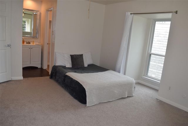 16120 Stuebner Airline Road 105, Spring, TX 77379