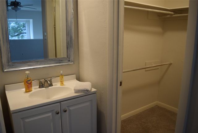 16120 Stuebner Airline Road 105, Spring, TX 77379