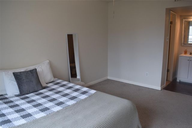 16120 Stuebner Airline Road 105, Spring, TX 77379