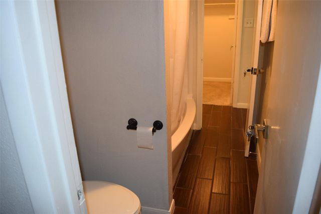 16120 Stuebner Airline Road 105, Spring, TX 77379