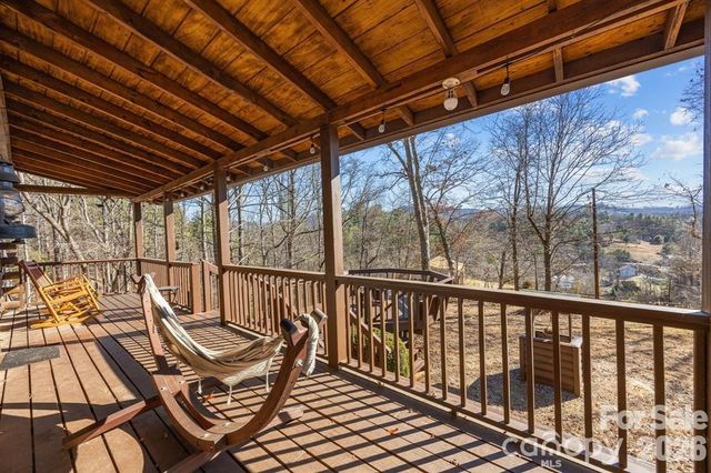 40 Chambers Drive, Weaverville, NC 28787