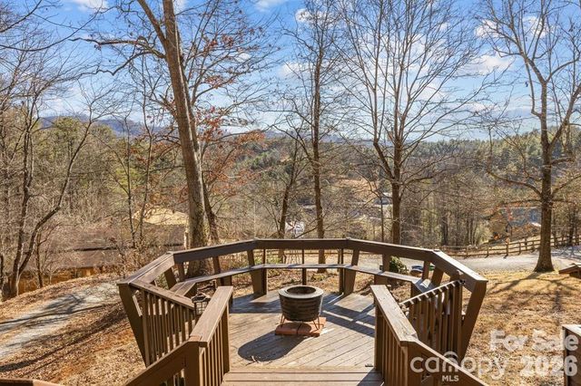 40 Chambers Drive, Weaverville, NC 28787