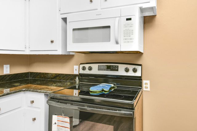 1623 S Link Avenue, Springfield, MO 65804