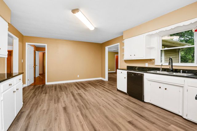 1623 S Link Avenue, Springfield, MO 65804