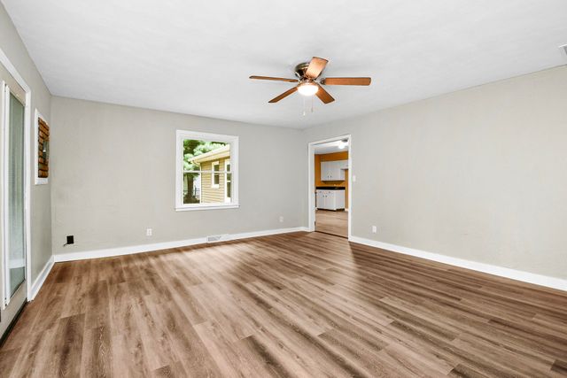 1623 S Link Avenue, Springfield, MO 65804