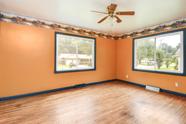 1623 S Link Avenue, Springfield, MO 65804