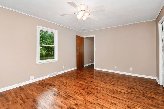 1623 S Link Avenue, Springfield, MO 65804