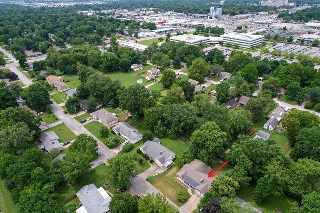 1623 S Link Avenue, Springfield, MO 65804