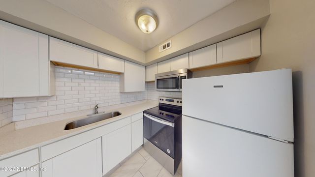 2877 POST Street 5, Jacksonville, FL 32205