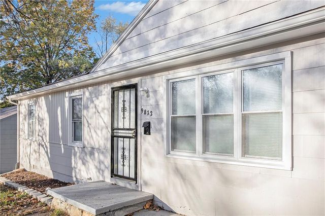 9812 Marsh Avenue, Kansas City, MO 64134