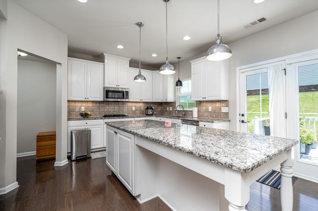 2084 Morton Dr, N, Spring Hill, TN 37174