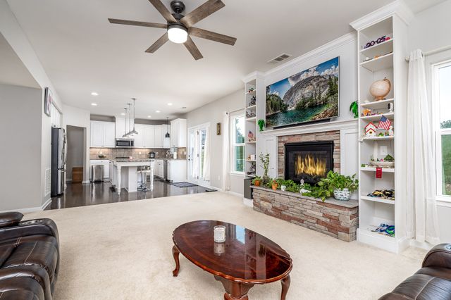 2084 Morton Dr, N, Spring Hill, TN 37174