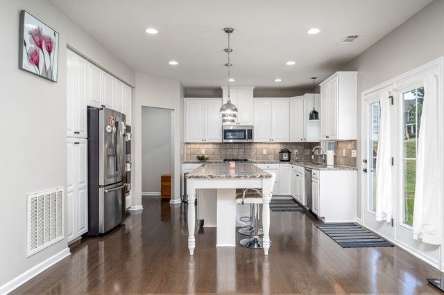 2084 Morton Dr, N, Spring Hill, TN 37174