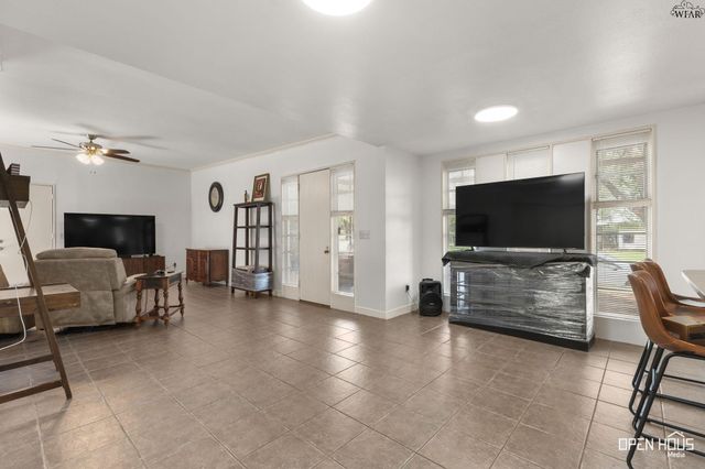2904 STURDEVANDT PLACE, Wichita Falls, TX 76309