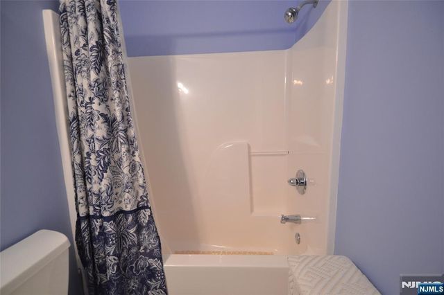 4 Chanda Court, Clifton, NJ 07012
