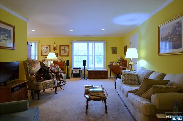 4 Chanda Court, Clifton, NJ 07012