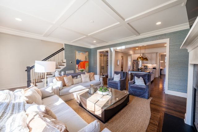 1915A Overhill Dr, Nashville, TN 37215