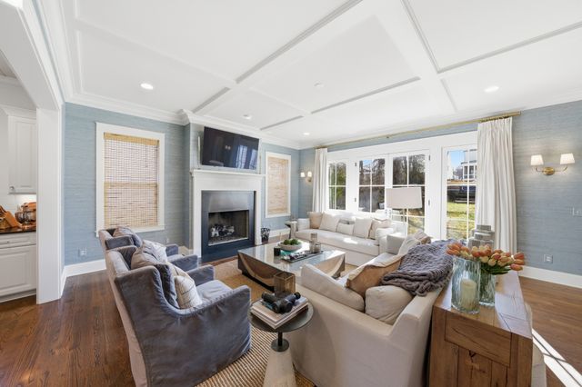 1915A Overhill Dr, Nashville, TN 37215