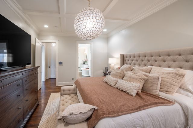 1915A Overhill Dr, Nashville, TN 37215