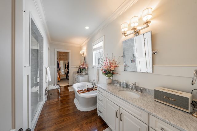 1915A Overhill Dr, Nashville, TN 37215