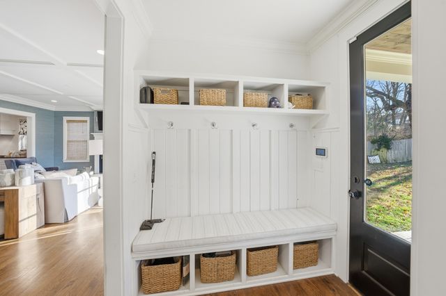 1915A Overhill Dr, Nashville, TN 37215